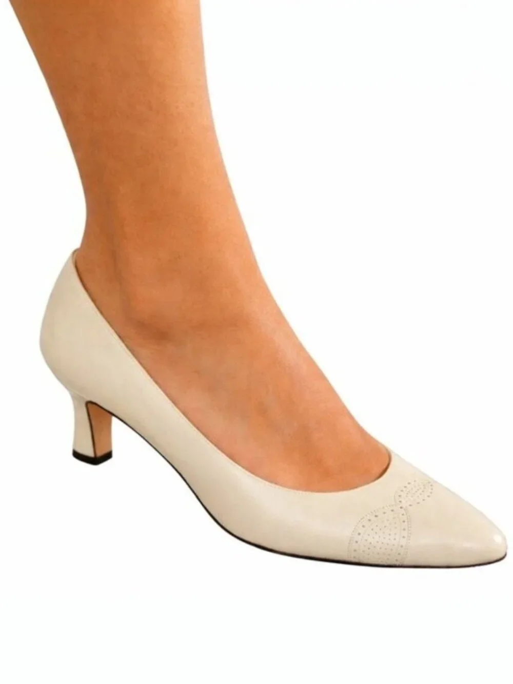 Salvatore Ferragamo Ivory Leather Cap Toe Pumps Size 10 AAAA Narrow